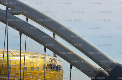 Gdansk. Stadion PGE Arena i wiadukt na drodze Zielonej...