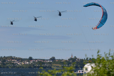 Wakacje w Pucku. Kitesurfing 20.07.2013 fot. Andrzej...