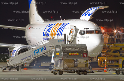 Zwieksza sie ruch i wielkosc przesylek cargo na gdanskim...