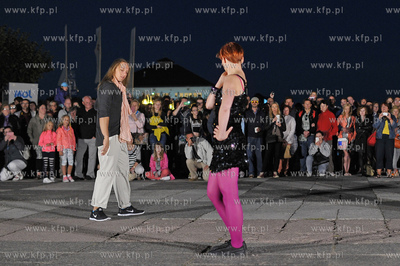 Sopot. Skwer Kuracyjny - fontanna. Pokaz fontanny oraz...