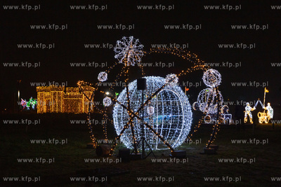 Przedpremierowy pokaz iluminacji w Lumina Park na terenie...