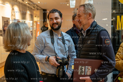Gdańsk, Centrum Handlowe Manhattan. Spotkanie promocyjne...