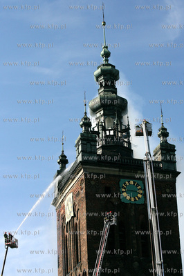 Pozar zabytkowego kosciola sw Katarzyny w Gdansku.
Nz....