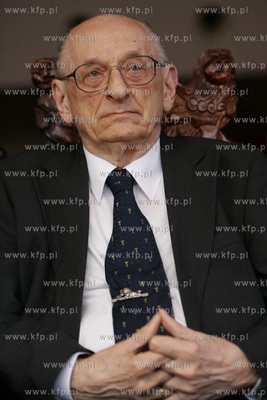 Wladyslaw Baroszewski otrzymal honorowe obywatelstwo...