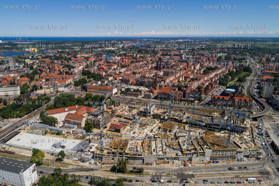Budowa centrum handlowego Forum Gdańsk. Środkiem...