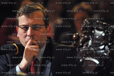 Ratusz Staromiejski - ulica Korzenna w Gdansku. Debata...