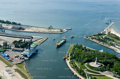 Gdansk. Port gdanski, Westerplatte i ujscie Martwej...