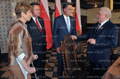 Mitt Romney, kandydat Partii Republikanskiej na prezydenta...