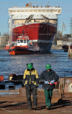 Stocznia Gdansk. Pochylnia B1. Wodowanie promu pasazersko-samochodowego...