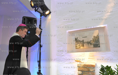 Gdansk. Wyspa Spichrzow. Uroczystosc wmurowania kamienia...