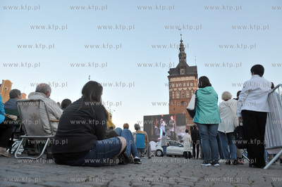 Plenerowa projekcja opery Turandot na Targu Węglowym...