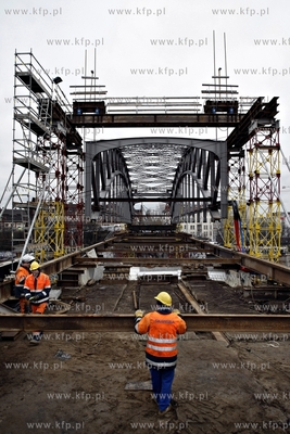 Gdansk. Remont Zoltego Wiaduktu. Prace prowadzi firma...