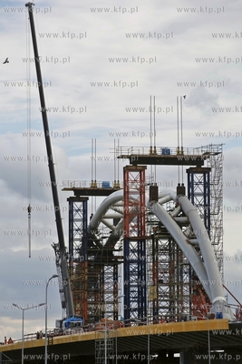 Montaz luku stanowiacego element nosny wiaduktu na...