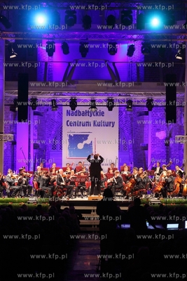 Kosciol sw. Jana.  XX - lecie istnienia Nadbaltyckiego...