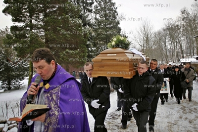 Cmentarz garnizonowy w Gdansku. Pogrzeb pilkarza i...