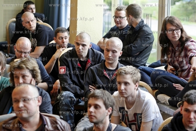 Uniwersytet Gdanski. Debata o zwiazkach partnerskich....