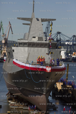 Stocznia Marynarki Wojennej w Gdyni. Wodowanie i chrzest...