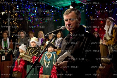 Gdańsk. Długi Targ. Wigilia miejska. Nz. Ks. prałat...