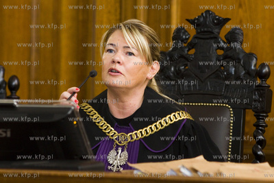 Gdańsk. Ewakuacja sadu okręgowego, po alarmie bombowym,...