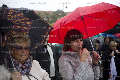 Urzad Wojewódzki w Gdańsku. Protest środowisk nauczycielskich...