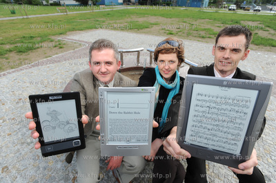 Mobilny czytnik iLiad firmy iRex Technologies jest...