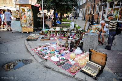 Gdansk. Pchli targ na Jarmarku Dominikanskim na ul....