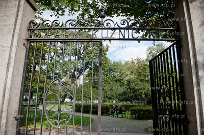 Park Kuzniczki  - zabytkowy, niewielki park w Gdansku...
