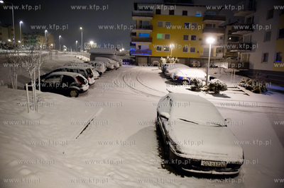 Gdansk. Zimowy krajobraz osiedla Ujescisko po obfitych...