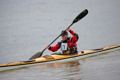Gdynia. Meta Morskiego Maratonu Kajakowego 3 Mola....
