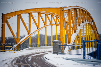 Gdansk. Zamkniety dla ruchu kolowego Zolty Wiadukt,...