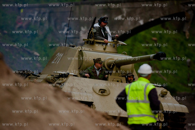 Wyburzanie Mostku Weisera na gdanskiej Strzyzy. Rozbiorke...