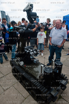 Gdynia. Skwer Kosciuszki. Festyn i pokazy zorganizowany...
