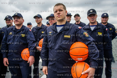 Koszykarz Marcin Gortat odwiedza Port Wojenny w Gdyni...