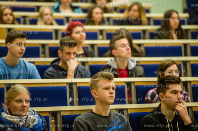 Uniwersytet Gdanski. Wydzial Prawa i Administracji....