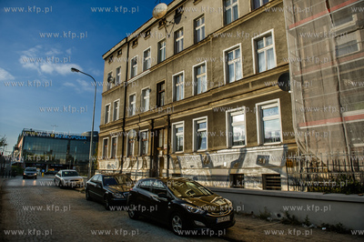 Gdańsk. Wrzeszcz. Remontowana kamienica przy ul Białej,...