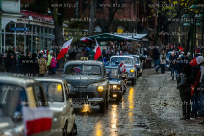 Sopot. Parada zabytkowych wozów strażackich i zabytkowych...