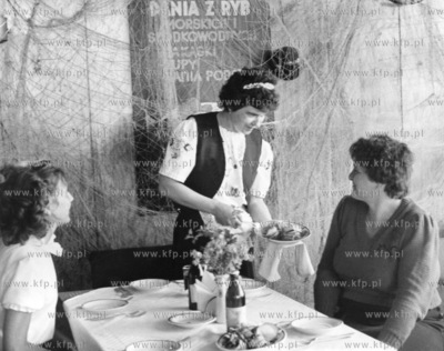 Klientow w restauracji Gryf w Zukowie na Kaszubach...