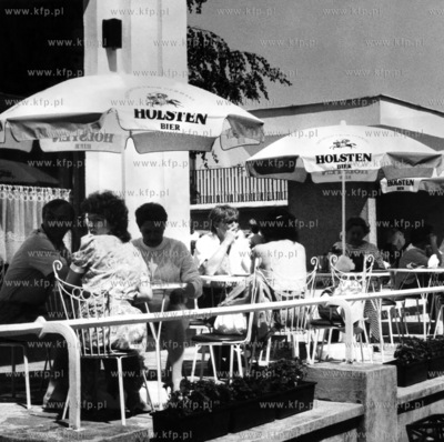 Taras letni restauracji i kawiarni Fantom w Sopocie...