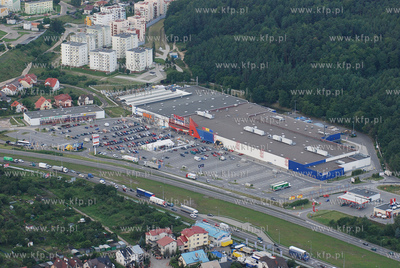Gdynia z lotu ptaka. Nz. Supermarket TESCO
29.06.2007
Fot....