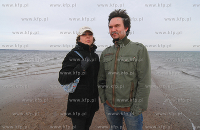 Marcin Firlej z zona Anna na spacerze w Rewie.
03.02.2008
fot....