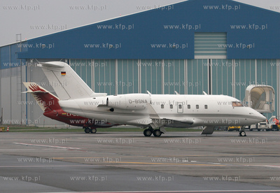Gdansk, Rebiechowo Nz. Canadair CL600 Challenge Air.
06.12.2008
fot.Sebastian...