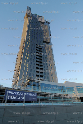 Gdynia. Ponad 140-metrowy apartamentowiec SEA TOWERS...