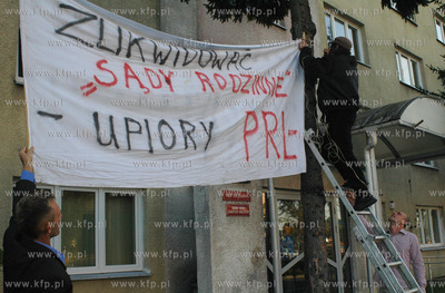 Elblag. Sad Rejowony. Ojcowie i przedstawiciele kilkunastu...