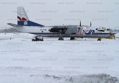 Zima na lotnisku Gdansk Rebiechowo. Nz. Antonow Exin.
10.01.2010
fot....
