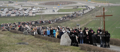 Droga krzyzowa na Gorze Jana Pawla II w Pelplinie pod...