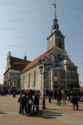 Wejherowo. W Kosciele Parafialnym Sw. Trojcy przy Rynku...