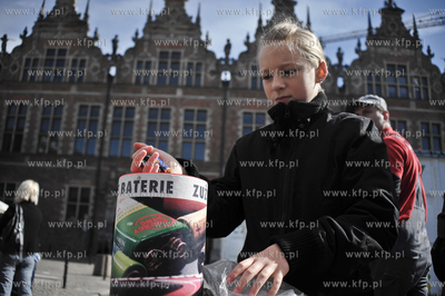 Akcja promocji segregowania smieci poparta mi. przez...