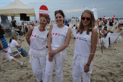 Sopot, plaza k. hotelu Grand. Promocja Slonce, Narty...