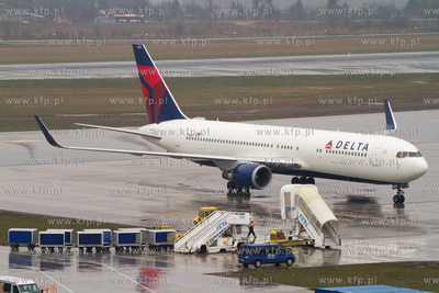 Gdansk Rebiechowo. Nz. Boeing 767 linii Delta Air Lines.
07.04.2012
fot....