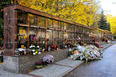 Kolumbarium na cmentarzu w Gdyni Witominie. 10.2010...